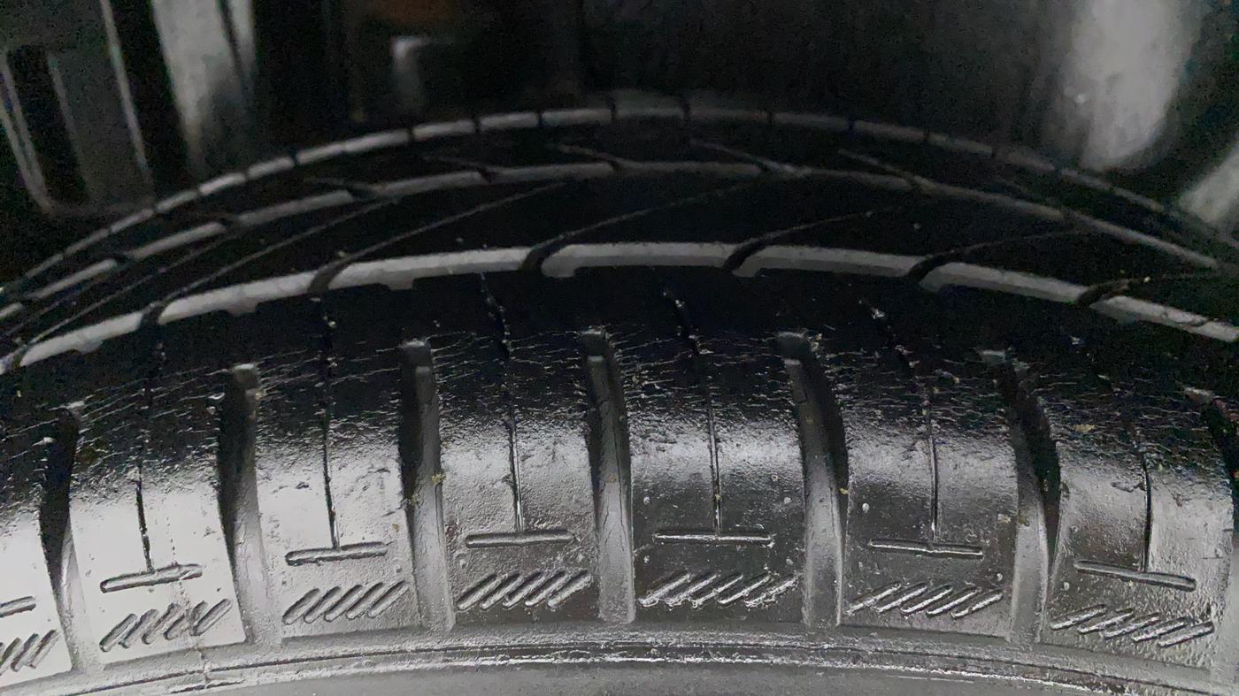 2012 Maruti Swift Dzire ZXI, Petrol, Manual, 46,597 km, Right Rear Tyre Tread