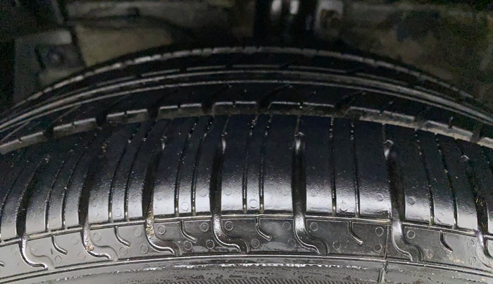 2012 Maruti Swift Dzire ZXI, Petrol, Manual, 46,597 km, Left Front Tyre Tread