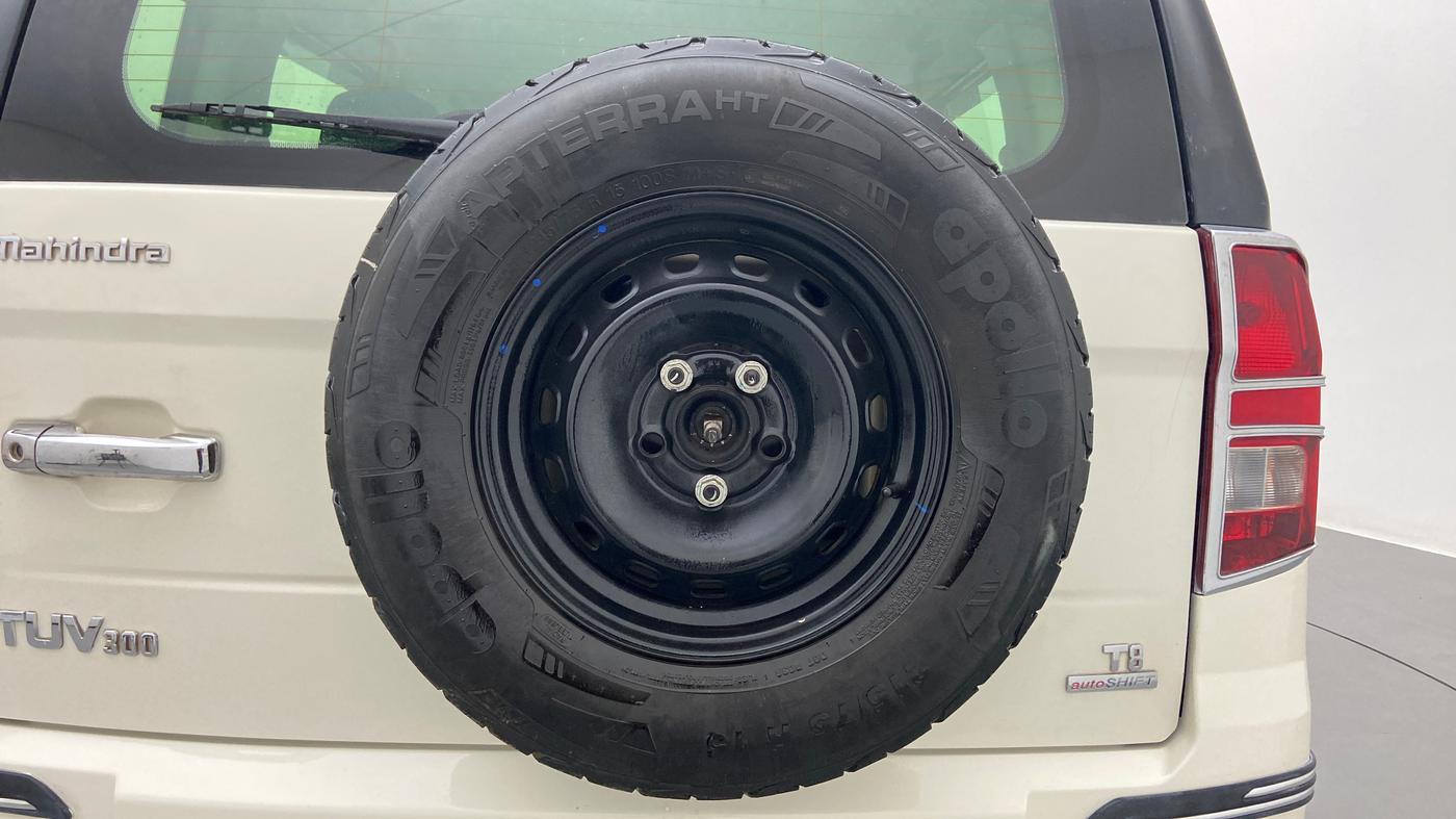 2015 Mahindra TUV300 T8 AT, Diesel, Automatic, 71,036 km, Spare Tyre