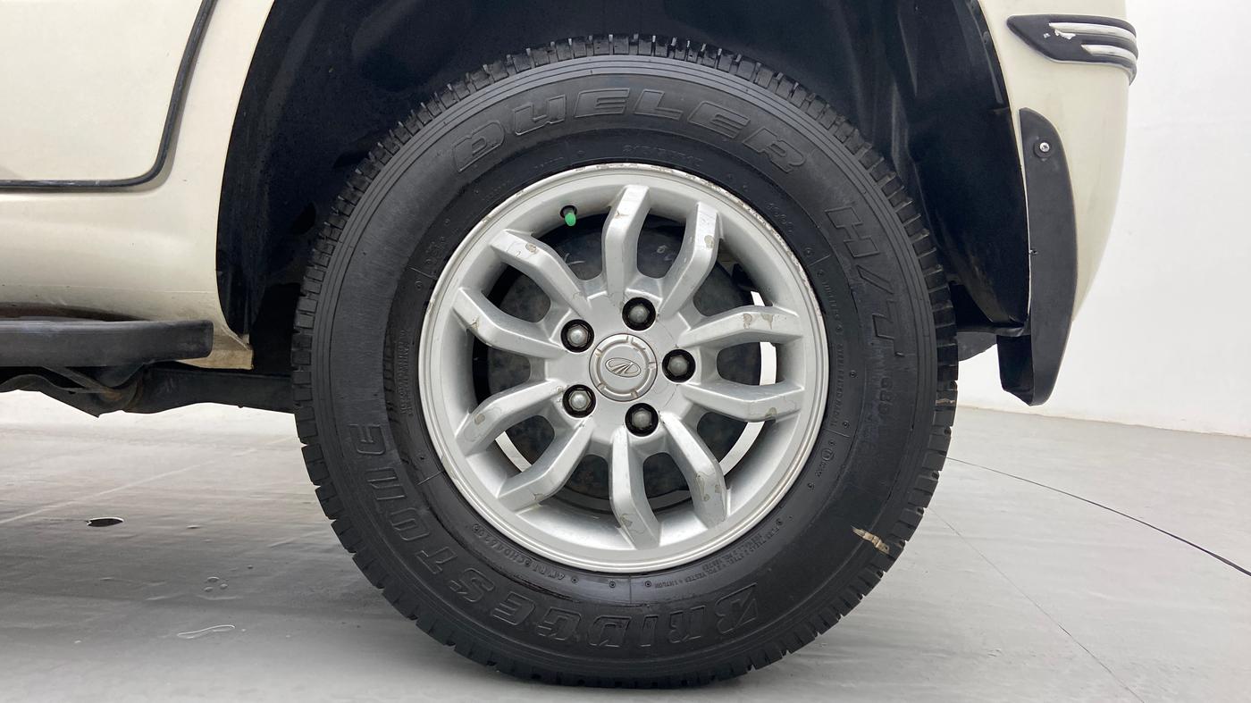 2015 Mahindra TUV300 T8 AT, Diesel, Automatic, 71,036 km, Left Rear Wheel