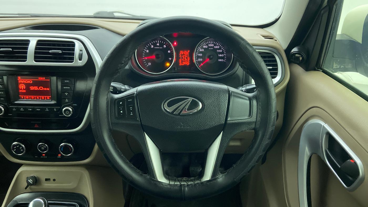 2015 Mahindra TUV300 T8 AT, Diesel, Automatic, 71,036 km, Steering Wheel Close Up