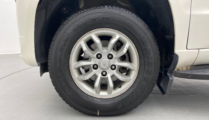 2015 Mahindra TUV300 T8 AT, Diesel, Automatic, 71,036 km, Left Front Wheel