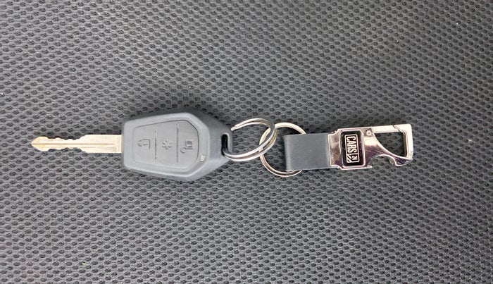 2015 Mahindra TUV300 T8 AT, Diesel, Automatic, 71,036 km, Key Close Up