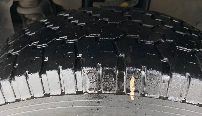 2015 Mahindra TUV300 T8 AT, Diesel, Automatic, 71,036 km, Left Front Tyre Tread
