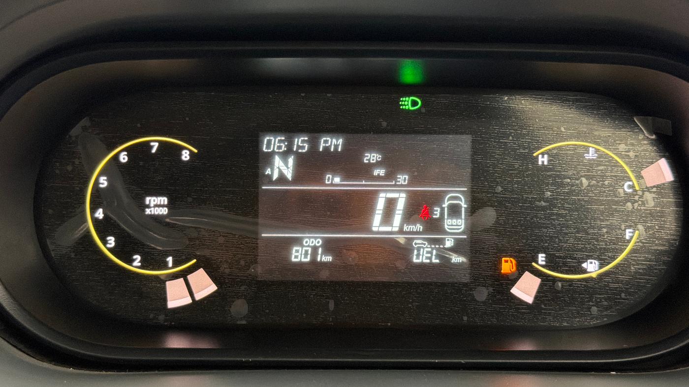 2025 Tata Tiago XZA, Petrol, Automatic, 800 km, Odometer Image