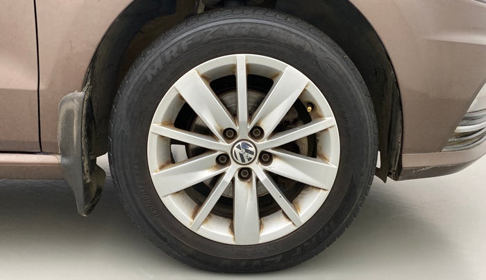 2016 Volkswagen Ameo HIGHLINE 1.2, Petrol, Manual, 31,344 km, Right Front Wheel