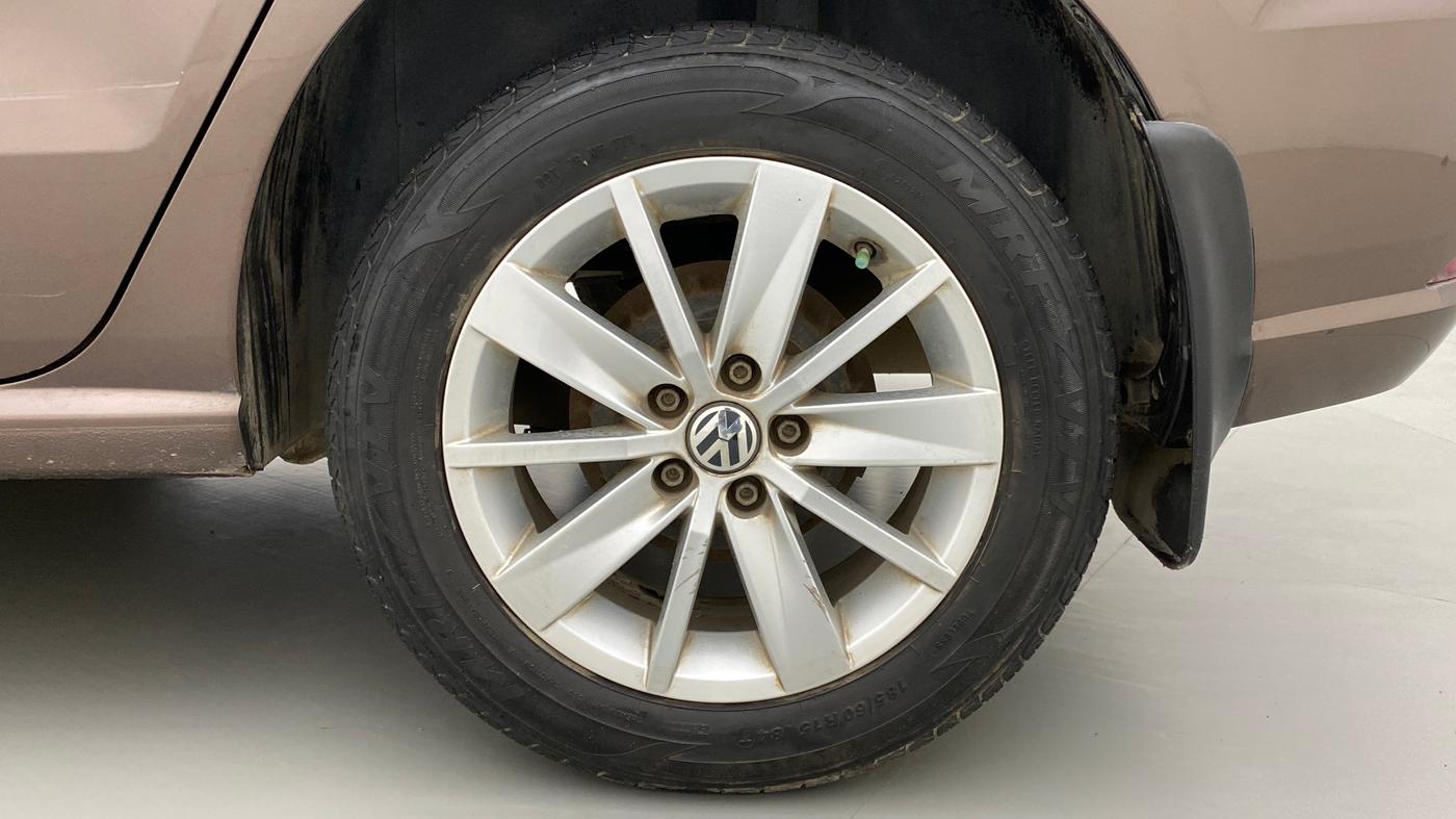 2016 Volkswagen Ameo HIGHLINE 1.2, Petrol, Manual, 31,344 km, Left Rear Wheel