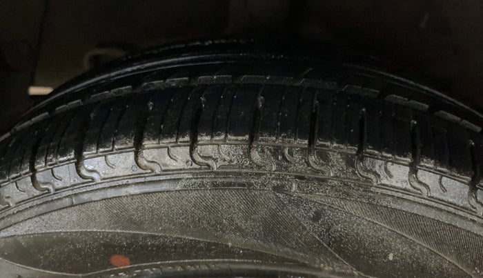 2014 Hyundai Grand i10 MAGNA 1.2 KAPPA VTVT, Petrol, Manual, 36,067 km, Right Rear Tyre Tread
