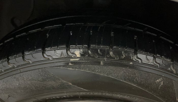 2014 Hyundai Grand i10 MAGNA 1.2 KAPPA VTVT, Petrol, Manual, 36,067 km, Left Front Tyre Tread