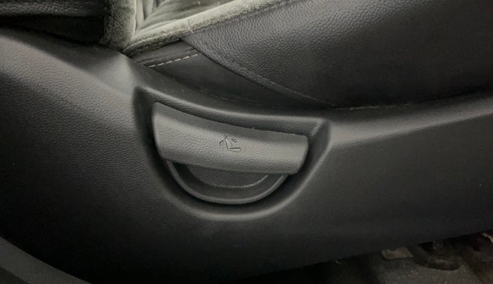 2014 Hyundai Grand i10 MAGNA 1.2 KAPPA VTVT, Petrol, Manual, 36,067 km, Driver Side Adjustment Panel