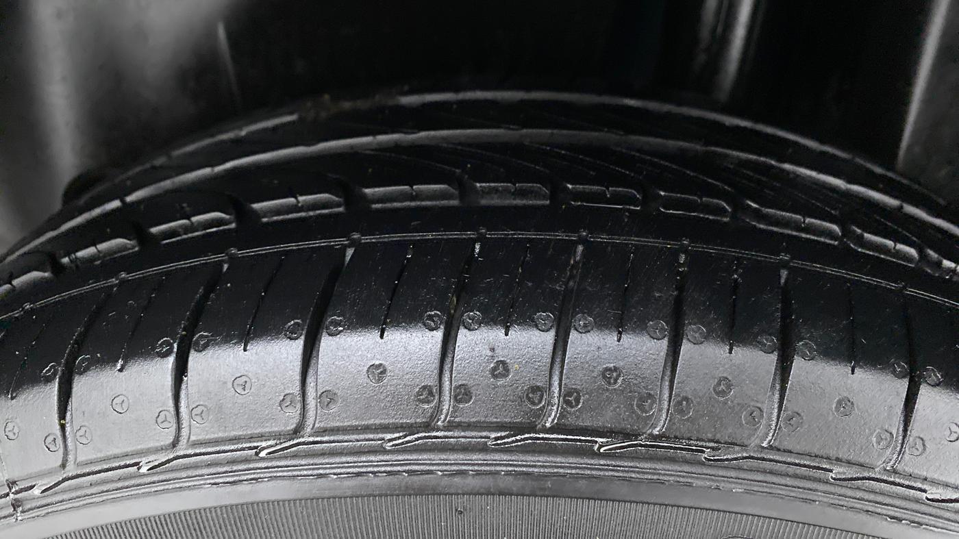 2021 Maruti Ciaz DELTA 1.5 SHVS MT PETROL, Petrol, Manual, 15,562 km, Left Rear Tyre Tread