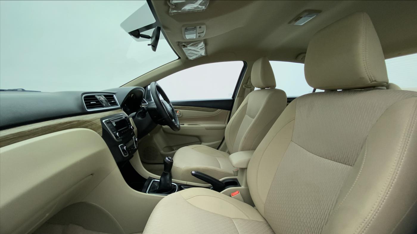 2021 Maruti Ciaz DELTA 1.5 SHVS MT PETROL, Petrol, Manual, 15,562 km, Right Side Front Door Cabin