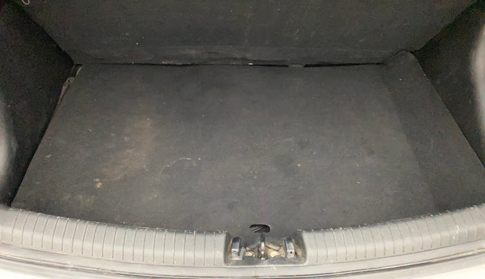 2019 Hyundai Grand i10 MAGNA AT 1.2 KAPPA VTVT, Petrol, Automatic, 41,879 km, Boot Inside