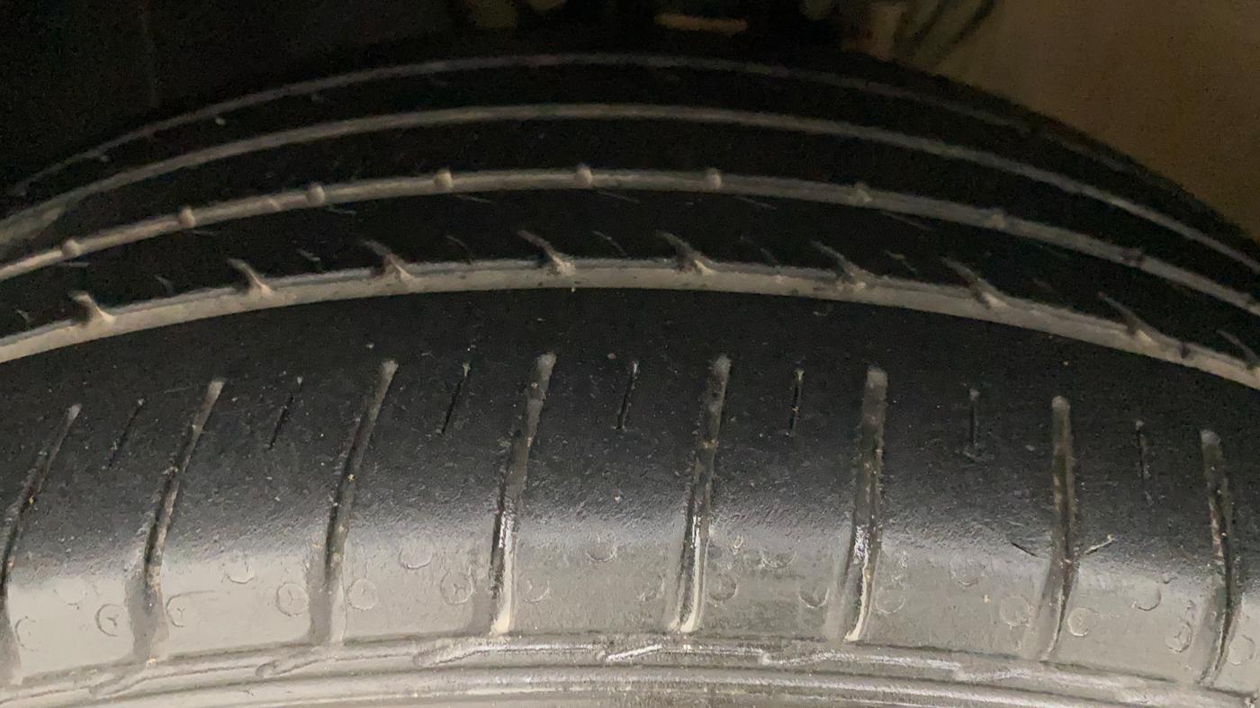 2019 Volkswagen Polo HIGHLINE PLUS 1.0, Petrol, Manual, 62,022 km, Left Front Tyre Tread