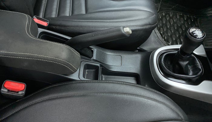 2019 Honda WR-V 1.2 i-VTEC VX MT, Petrol, Manual, 36,910 km, Gear Lever