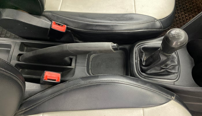 2015 Volkswagen Polo COMFORTLINE 1.2L, Petrol, Manual, 71,767 km, Gear Lever