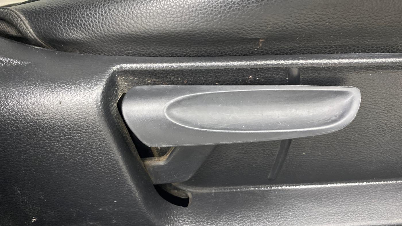 2015 Volkswagen Polo COMFORTLINE 1.2L, Petrol, Manual, 71,767 km, Driver Side Adjustment Panel