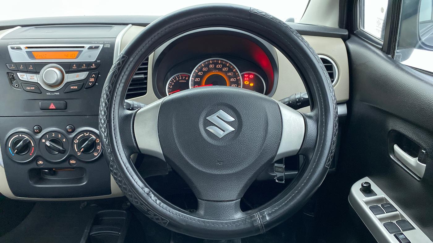 2015 Maruti Wagon R 1.0 VXI, Petrol, Manual, 24,658 km, Steering Wheel Close Up