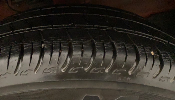 2019 Maruti S PRESSO VXI+, Petrol, Manual, 27,611 km, Left Front Tyre Tread