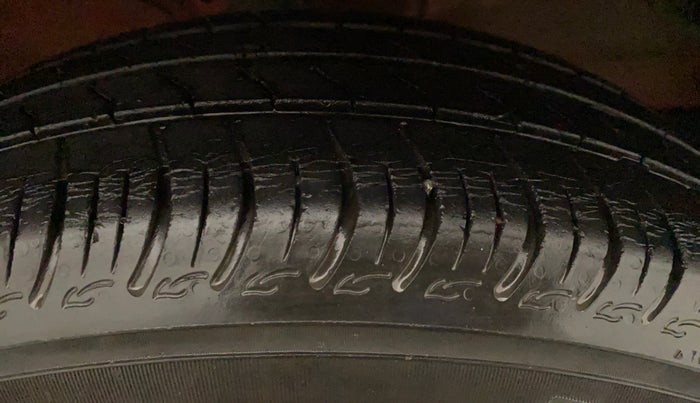 2019 Maruti S PRESSO VXI+, Petrol, Manual, 27,611 km, Right Front Tyre Tread