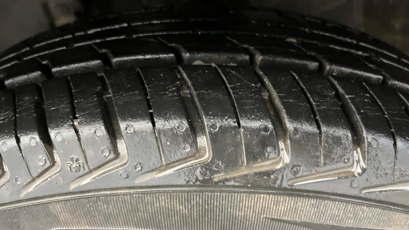 2017 Datsun Redi Go T (O), Petrol, Manual, 15,679 km, Left Front Tyre Tread