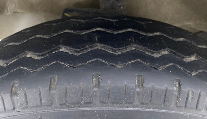 2020 Maruti Eeco 5 STR WITH AC PLUSHTR, Petrol, Manual, 30,573 km, Left Front Tyre Tread