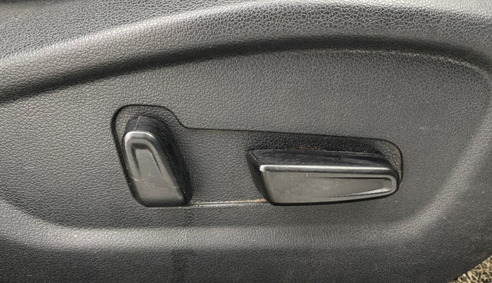 2021 Hyundai Creta SX (O) 1.5 DIESEL, Diesel, Manual, 1,22,408 km, Driver Side Adjustment Panel