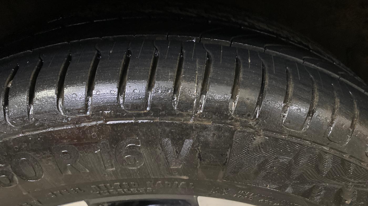 2022 KIA SONET GTX PLUS 1.5 AT, Diesel, Automatic, 84,152 km, Right Rear Tyre Tread
