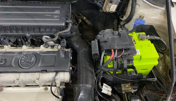 2016 Skoda Rapid 1.6 MPI ACTIVE, Petrol, Manual, 83,139 km, Engine View - Left