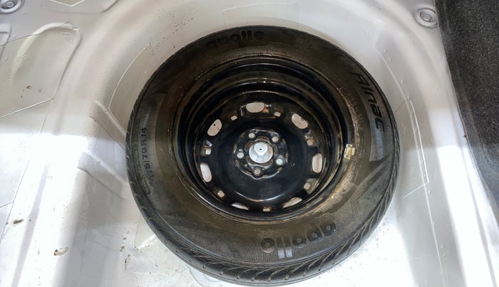 2016 Skoda Rapid 1.6 MPI ACTIVE, Petrol, Manual, 83,139 km, Spare Tyre