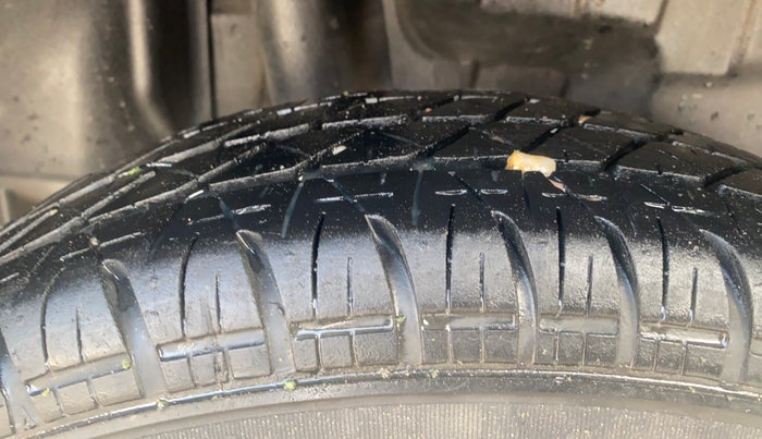 2018 Maruti Swift VDI, Diesel, Manual, 76,464 km, Right Rear Tyre Tread