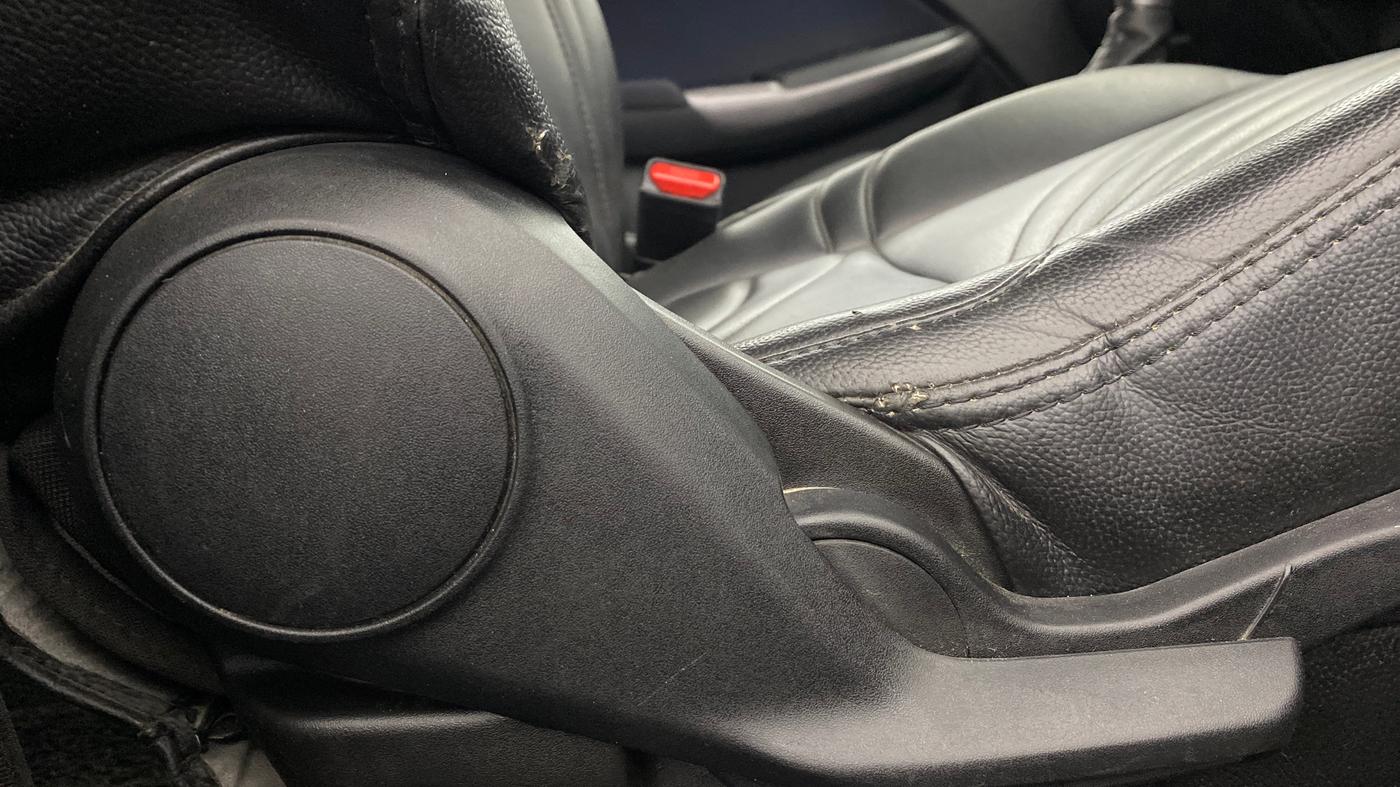 2019 Maruti Baleno ZETA CVT PETROL 1.2, Petrol, Automatic, 43,343 km, Driver Side Adjustment Panel