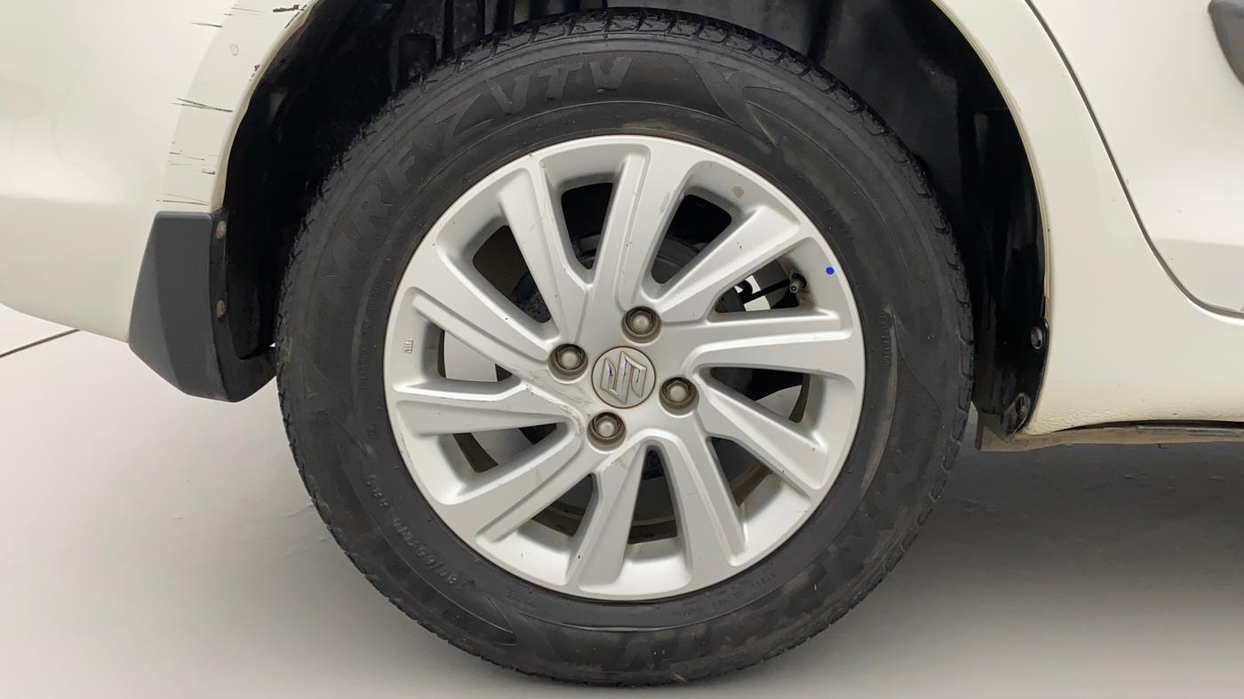 2015 Maruti Swift Dzire ZDI, Diesel, Manual, 39,384 km, Right Rear Wheel