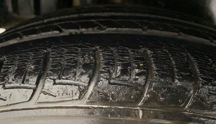 2015 Maruti Swift Dzire ZDI, Diesel, Manual, 39,384 km, Right Rear Tyre Tread
