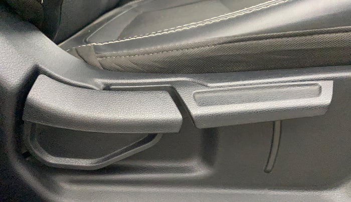 2021 Hyundai VENUE SX 1.0 (O) TURBO IMT, Petrol, Manual, 30,184 km, Driver Side Adjustment Panel