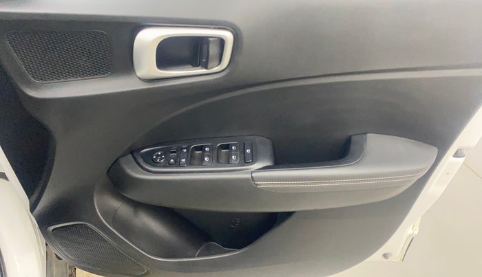 2021 Hyundai VENUE SX 1.0 (O) TURBO IMT, Petrol, Manual, 30,184 km, Driver Side Door Panels Control