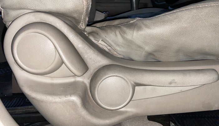 2015 Renault Pulse RXZ DIESEL, Diesel, Manual, 1,12,072 km, Driver Side Adjustment Panel