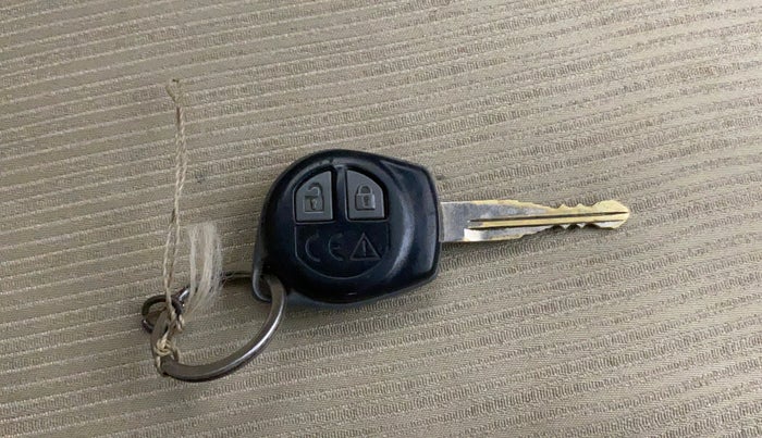 2016 Maruti Ciaz VXI, Petrol, Manual, 1,20,432 km, Key Close Up