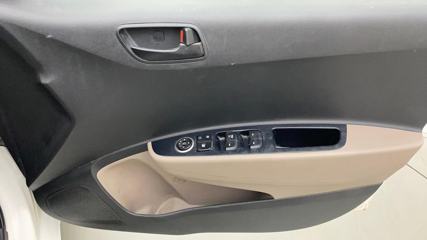 2018 Hyundai Xcent S 1.2, CNG, Manual, 94,803 km, Driver Side Door Panels Control