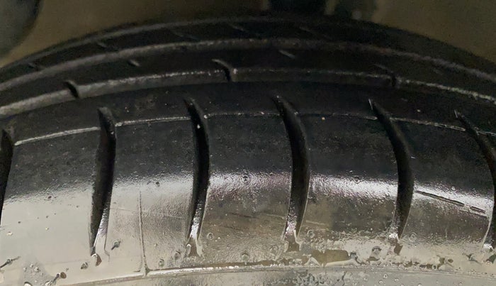 2018 Hyundai Xcent S 1.2, CNG, Manual, 94,803 km, Left Front Tyre Tread