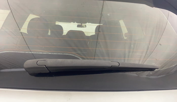 2022 Mahindra XUV700 AX 5 D MT 7 STR, Diesel, Manual, 33,379 km, Rear Wiper