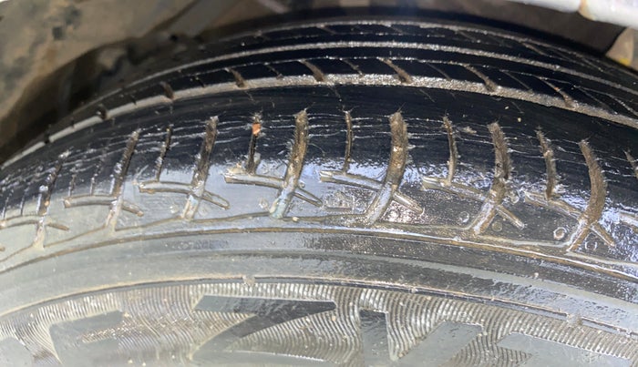 2016 Maruti Ertiga VXI ABS, Petrol, Manual, 31,310 km, Left Front Tyre Tread