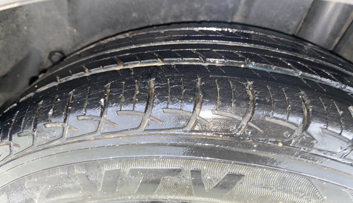 2016 Maruti Ertiga VXI ABS, Petrol, Manual, 31,310 km, Left Rear Tyre Tread