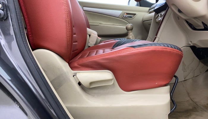 2016 Maruti Ertiga VXI ABS, Petrol, Manual, 31,310 km, Driver Side Adjustment Panel