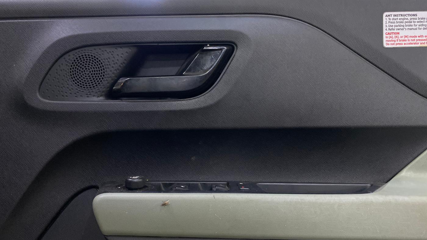 2022 Tata PUNCH ADVENTURE AMT, Petrol, Automatic, 39,829 km, Driver Side Door Panels Control