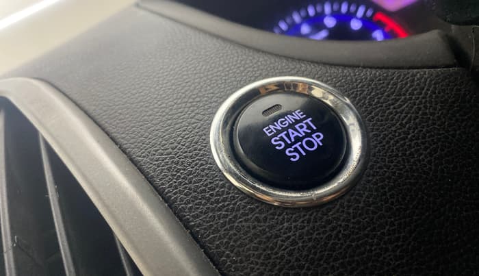 2013 Hyundai i20 ASTA 1.2, Petrol, Manual, 1,00,859 km, Keyless Start/ Stop Button