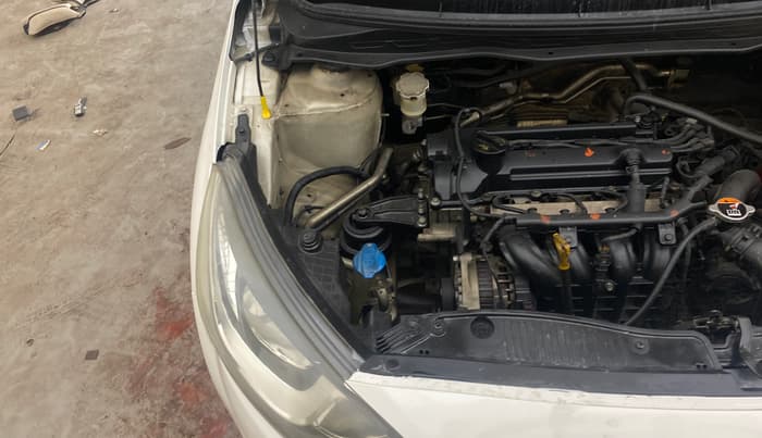 2013 Hyundai i20 ASTA 1.2, Petrol, Manual, 1,00,859 km, Engine View - Right