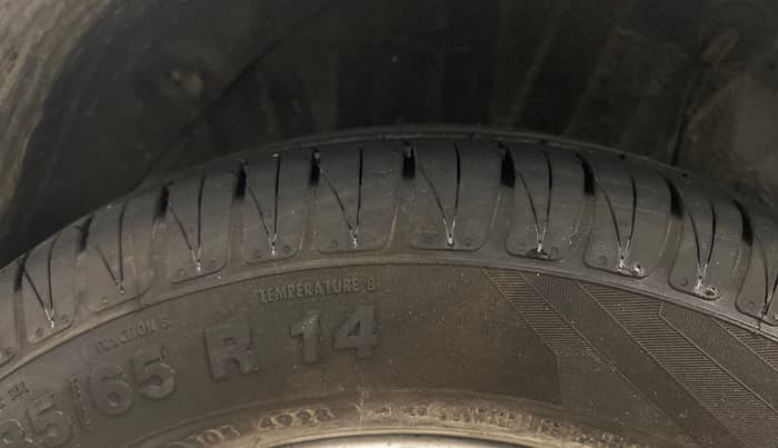 2013 Hyundai i20 ASTA 1.2, Petrol, Manual, 1,00,859 km, Right Rear Tyre Tread