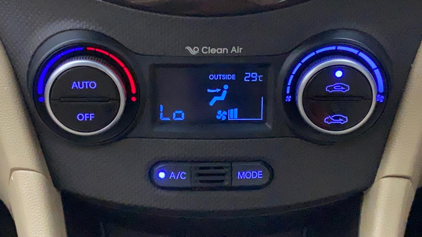 2017 Hyundai Verna 1.6 VTVT SX, Petrol, Manual, 58,934 km, Automatic Climate Control