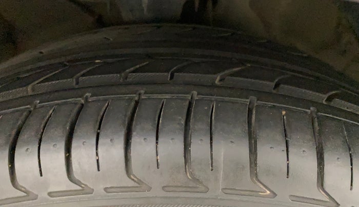 2017 Hyundai Verna 1.6 VTVT SX, Petrol, Manual, 58,934 km, Right Front Tyre Tread